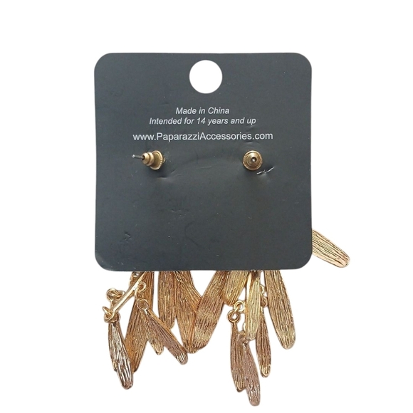 Paparazzi Gold Leaf Earrings - Picture 2 of 2